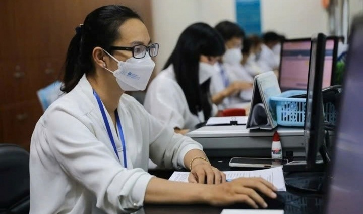 Những trường hợp công chức bị tạm đình chỉ công tác