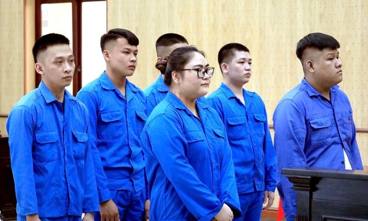 Dùng súng giải quyết mâu thuẫn, nhiều bị cáo lĩnh án