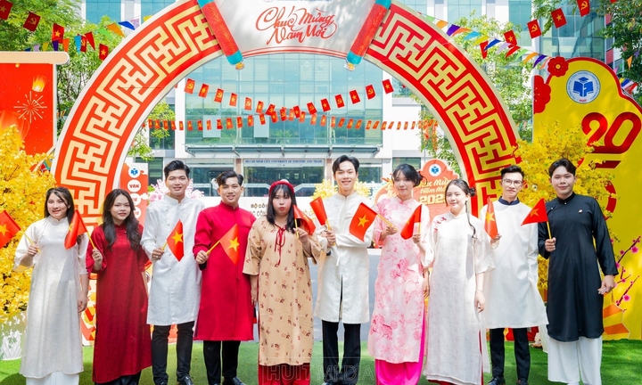 Nhiều trường đại học ở TP.HCM công bố thưởng Tết 2026: Người cao nhất 60 triệu đồng