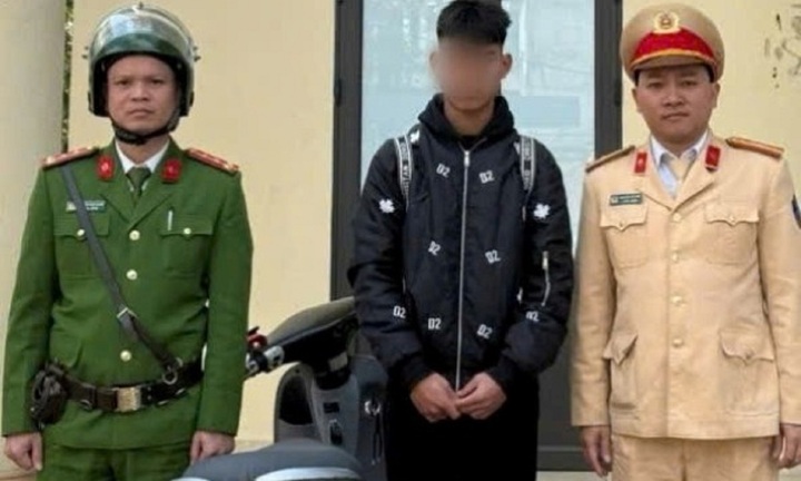 Triệu tập nam sinh lớp 11 dùng chân điều khiển xe máy ở Hải Phòng