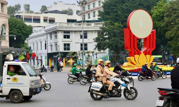 Hà Nội: Tăng cường bảo đảm trật tự, an toàn giao thông phục vụ Đại hội Đảng