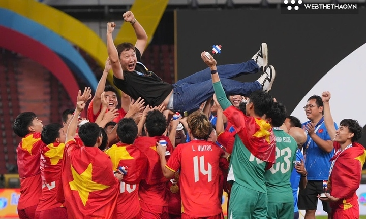 Kỷ lục chưa từng có trong lịch sử gọi tên HLV Kim Sang-sik cùng U22/U23 Việt Nam