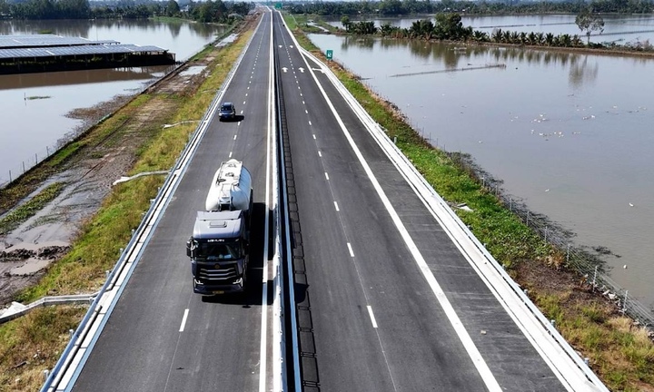 Chính thức thông xe tuyến chính cao tốc Hậu Giang - Cà Mau