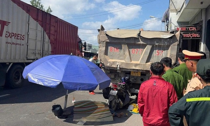 Tin tức tai nạn giao thông mới nhất ngày 21/1: Tông vào xe tải đỗ bên đường, người phụ nữ tử vong