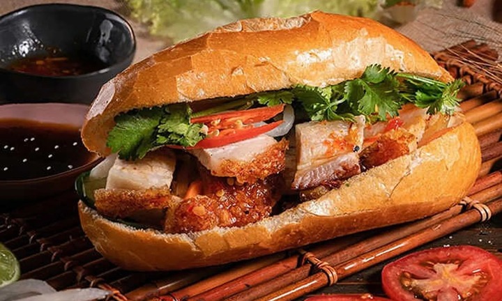 Bánh mì heo quay dẫn đầu danh sách 100 món ăn ngon nhất Việt Nam