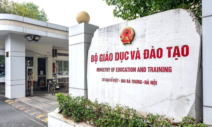Bộ GD&ĐT nghiêm cấm dùng công quỹ biếu, tặng quà Tết cho lãnh đạo các cấp