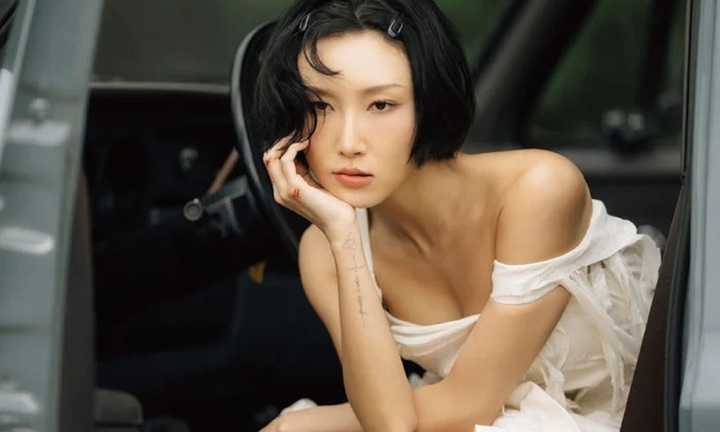 Good Goodbye càn quét bảng xếp hạng, Hwasa giữ vững vị thế “nữ hoàng solo” Kpop