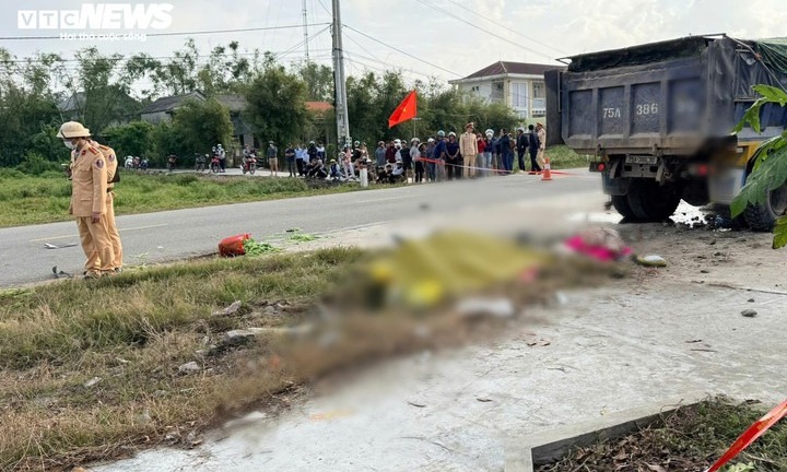 Vụ tai nạn nghiêm trọng trước cổng trường, 2 người tử vong: 1 nạn nhân là học sinh lớp 10