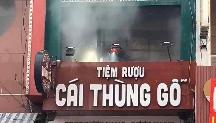Hiện trường vụ cháy tiệm rượu