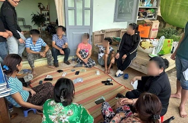 Bắt quả tang 9 người