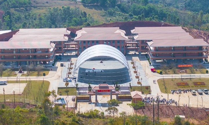 Máy tính bảng, nhạc cụ dân tộc… và ngôi trường “5 sao” hiện đại vùng biên giới Điện Biên