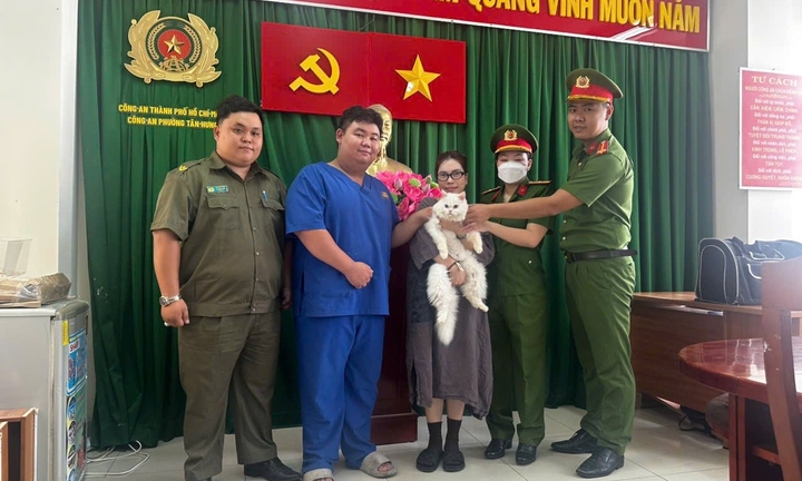 Vụ giải cứu 32 chó, mèo bị bắt trộm ở TP.HCM: Chủ nhân xúc động ngày gặp lại thú cưng