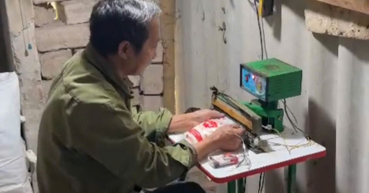 Khởi tố đối tượng sản xuất hơn 1,1 tấn mì chính giả nhãn hiệu nổi tiếng
