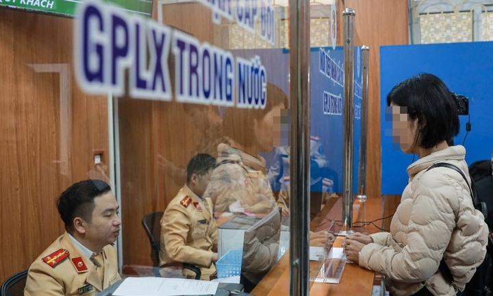 Tham gia giao thông khi đang đề nghị cấp lại giấy phép lái xe sẽ như thế nào?