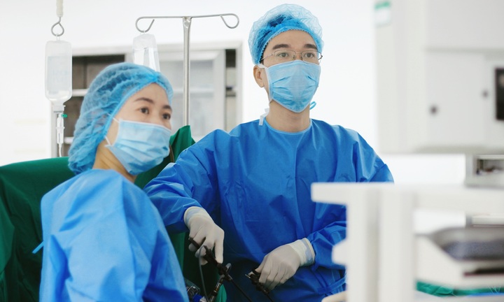 Vinmec Phú Quốc phẫu thuật nội soi xử lý “túi khuyết” tử cung cho người phụ nữ 3 lần mổ đẻ