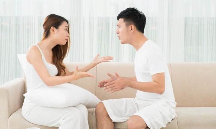  Lén biếu bố mẹ đẻ 5 triệu đồng dịp Tết, chồng biết liền có phản ứng khiến tôi bất ngờ