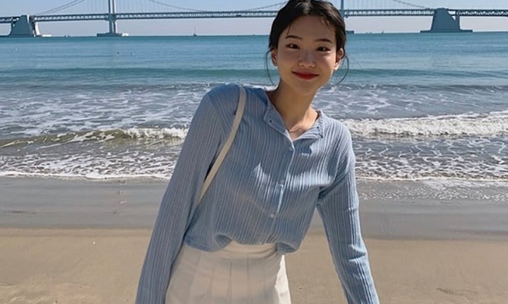 Cách diện áo cardigan xinh lung linh
