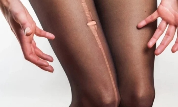 Hướng dẫn mặc quần tất da chân đúng cách không bị rách