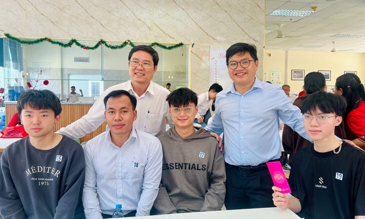 Sinh viên đón Tết tại ký túc xá Đại học Quốc gia TP.HCM được tặng 1 triệu đồng