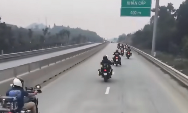 Xử phạt nhóm người  lái mô tô phân khối lớn vào cao tốc Tuyên Quang – Phú Thọ