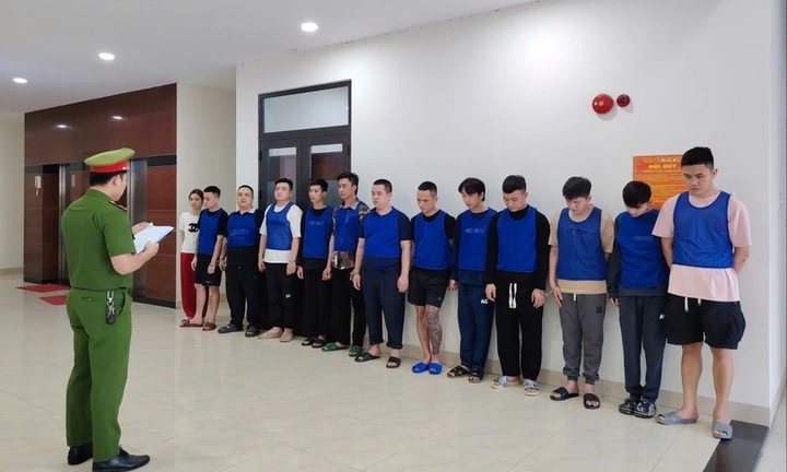 13 người sang Campuchia giả danh ngân hàng để lừa đảo vừa về Việt Nam thì bị bắt