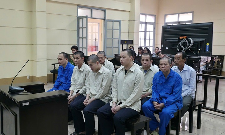 Nhóm khiêng quan tài, quay clip trước chợ Bến Thành lĩnh án