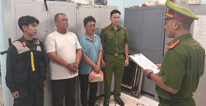 Bắt khẩn cấp 4 đối tượng đánh nhau giữa đường ở khu vực sân bay Tân Sơn Nhất