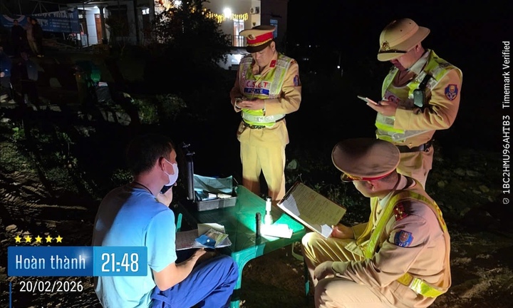 Thái Nguyên: Xe khách chở 63 người bị xử lý