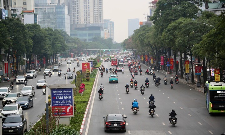Người dân Thủ đô thuận lợi trở lại làm việc sau kỳ nghỉ Tết