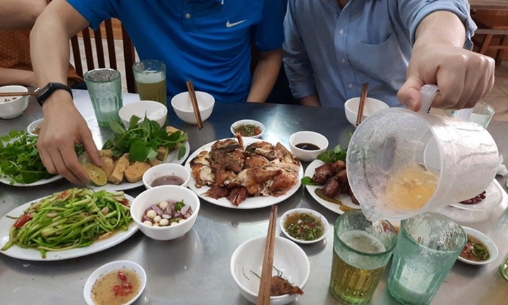 Chủ quan với dấu hiệu tê tay sau cuộc nhậu người đàn ông bỏ lỡ giờ vàng cứu não