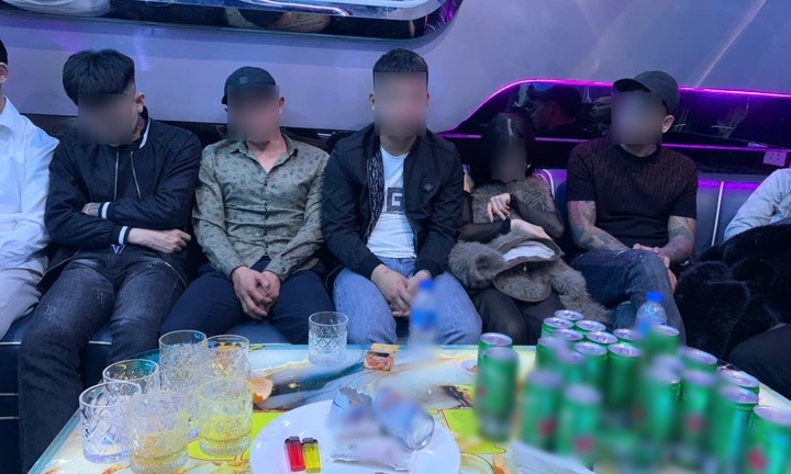 Đột kích quán karaoke ở Phú Thọ, phát hiện 6 người dương tính với ma túy