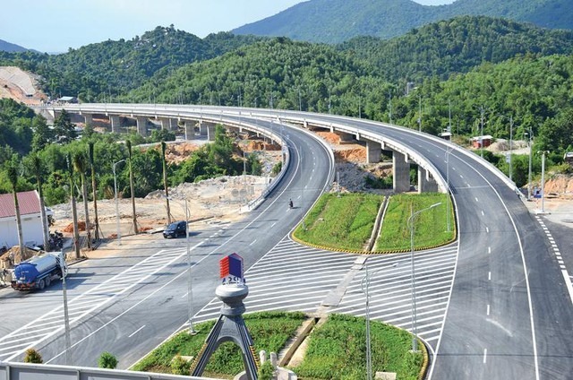 Vi phạm hành chính trong hoạt động đường bộ bị phạt tới 150 triệu đồng