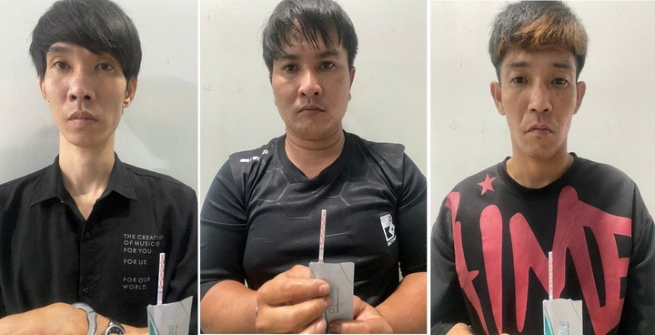 Bắt quả tang 5 đối tượng
