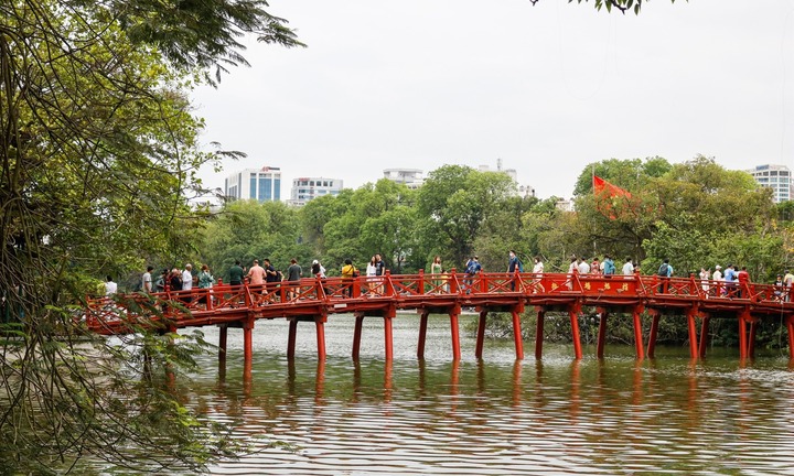 Bộ Nội vụ lên tiếng trước thông tin nghỉ 9 ngày liên tiếp dịp Giỗ Tổ, 30/4 và 1/5