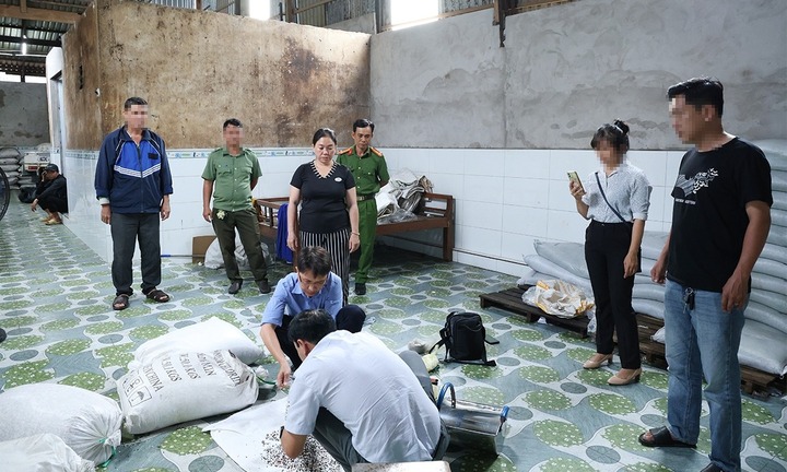 Triệt phá đường dây sản xuất, vận chuyển phân bón lậu quy mô lớn, thu giữ hơn 27 tấn