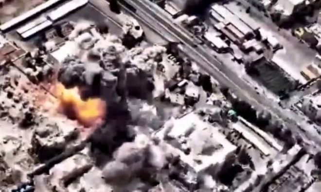 Clip: Israel điều 50 chiến đấu cơ, thả 100 quả bom phá hủy hầm ngầm của Lãnh tụ Tối cao Iran