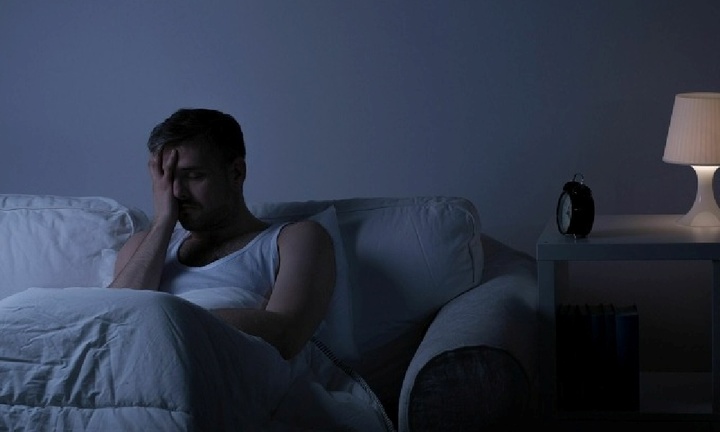 Người đàn ông đi khám tâm thần vì thường xuyên... vung tay đánh vợ lúc ngủ mơ