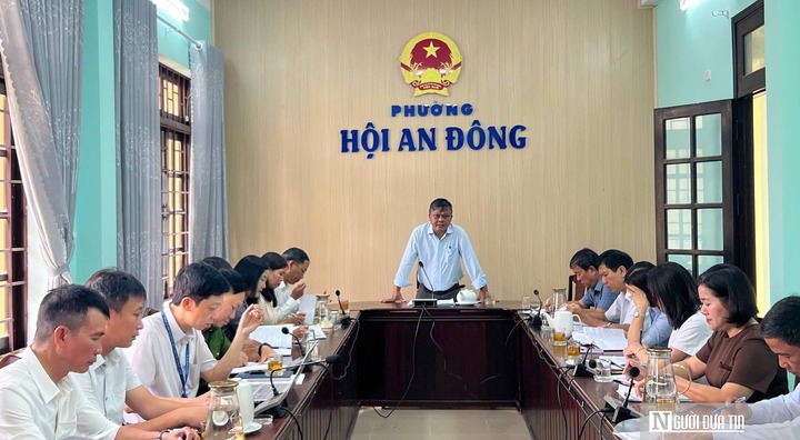 Những bước chân lặng lẽ trước ngày bầu cử