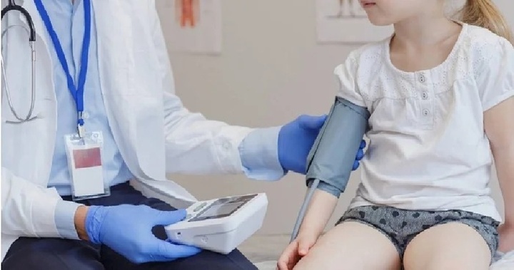 Bất ngờ phát hiện bé gái mang nhiễm sắc thể nam khi đi khám cao huyết áp