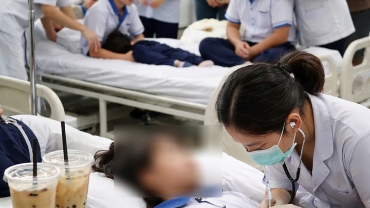Đà Nẵng: 13 học sinh đau bụng, nôn mửa sau khi uống trà sữa gần trường học