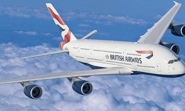 Nam phi công Anh 31 tuổi bị điều tra với cáo buộc dụ 16 tiếp viên hàng không thân mật, lén quay clip