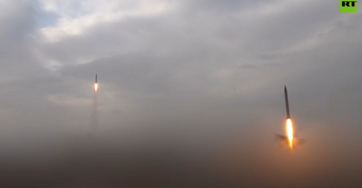 Clip: Iran tung hỏa lực dồn dập, đáp trả Mỹ - Israel sau lệnh của tân Lãnh tụ Tối cao