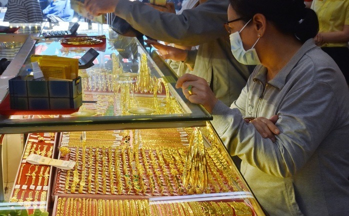 Giá vàng hôm nay (13/3): Vàng SJC và nhẫn đồng loạt quay đầu giảm