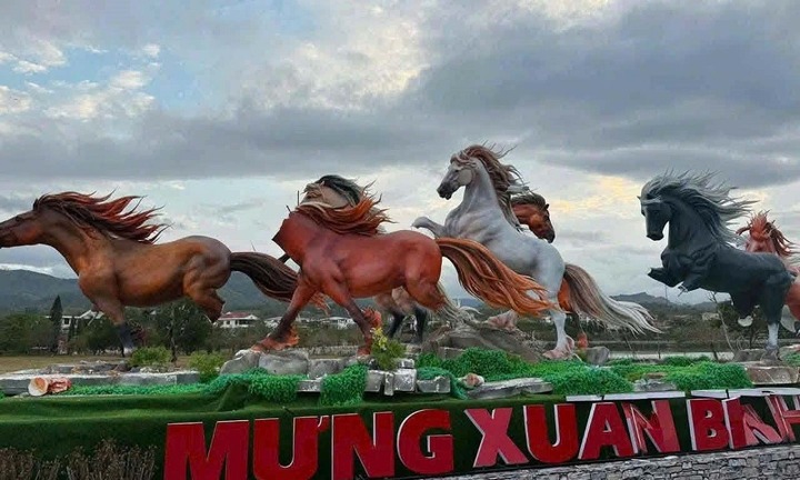 Bất ngờ về thủ phạm đập phá cụm linh vật ngựa trị giá 400 triệu đồng ở Quảng Trị