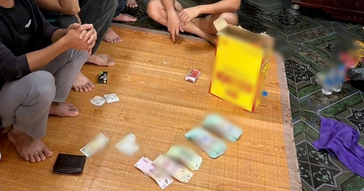 Đột kích sới bạc “ba cây” ở Thanh Hóa, tạm giữ hơn 140 triệu đồng