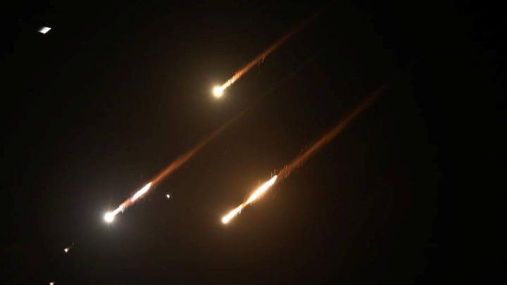 Iran tuyên bố mới dùng tên lửa cũ hơn 10 năm tuổi, loạt tên lửa tiên tiến vẫn chờ khai hoả