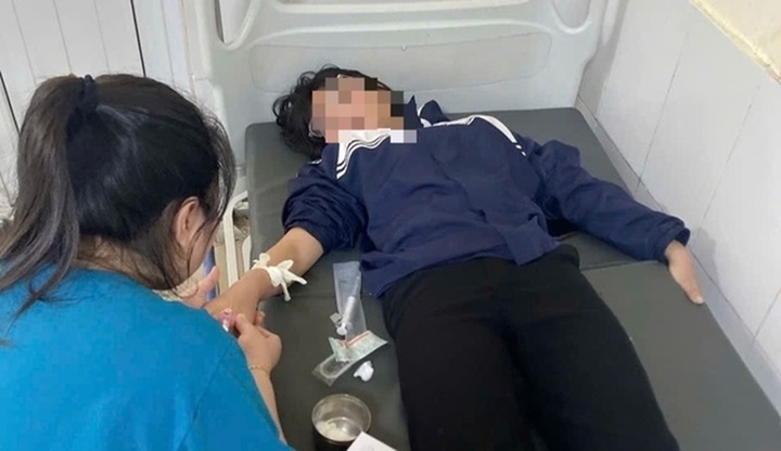 Vụ nữ sinh lớp 7 nghi uống thuốc sâu phải nhập viện: Sở GD&ĐT Hưng Yên yêu cầu báo cáo đầy đủ