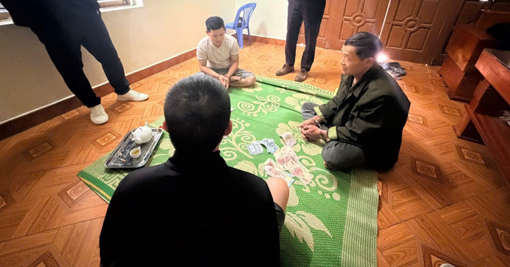 Bắt quả tang nhóm đối tượng đánh bạc bằng hình thức “đánh sâm” tại Phú Thọ