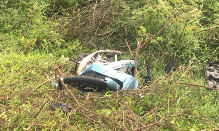 Gia Lai: Phát hiện 2 thanh niên tử vong bên vệ đường, bên cạnh là chiếc xe máy