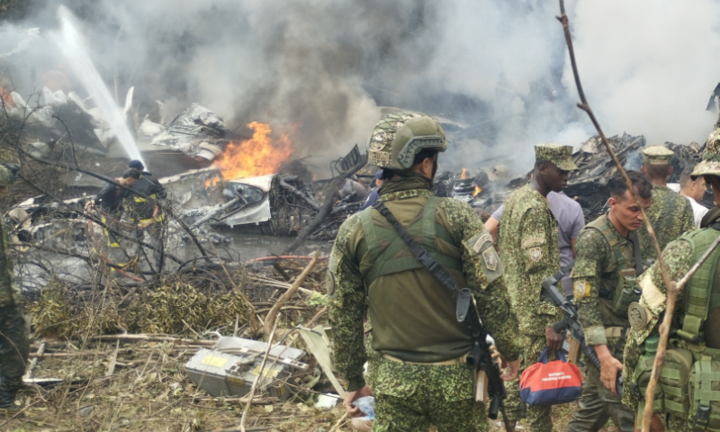 Rơi máy bay quân sự chở 125 người ở Colombia, ít nhất 34 người thiệt mạng